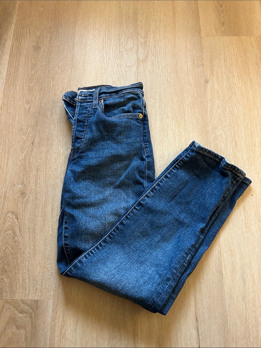 Levi’s Wedgie Straight Jean Size 27